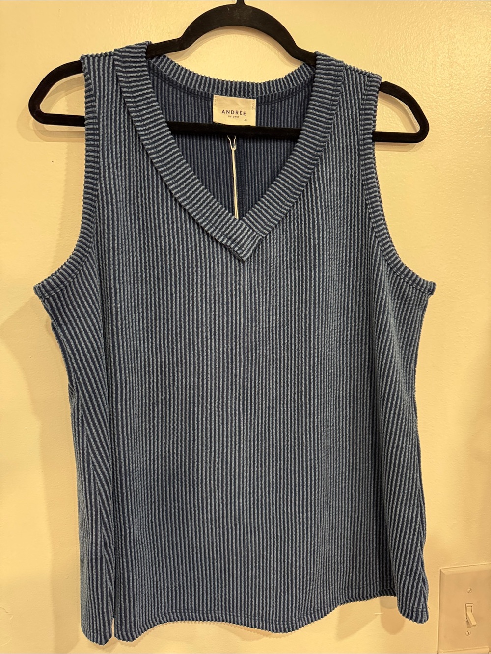 ANDREE BY UNIT Blue Ribbed V-Neck Tank